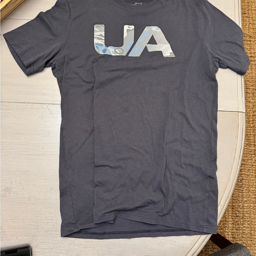 Under Armour Men's Gray T-Shirt